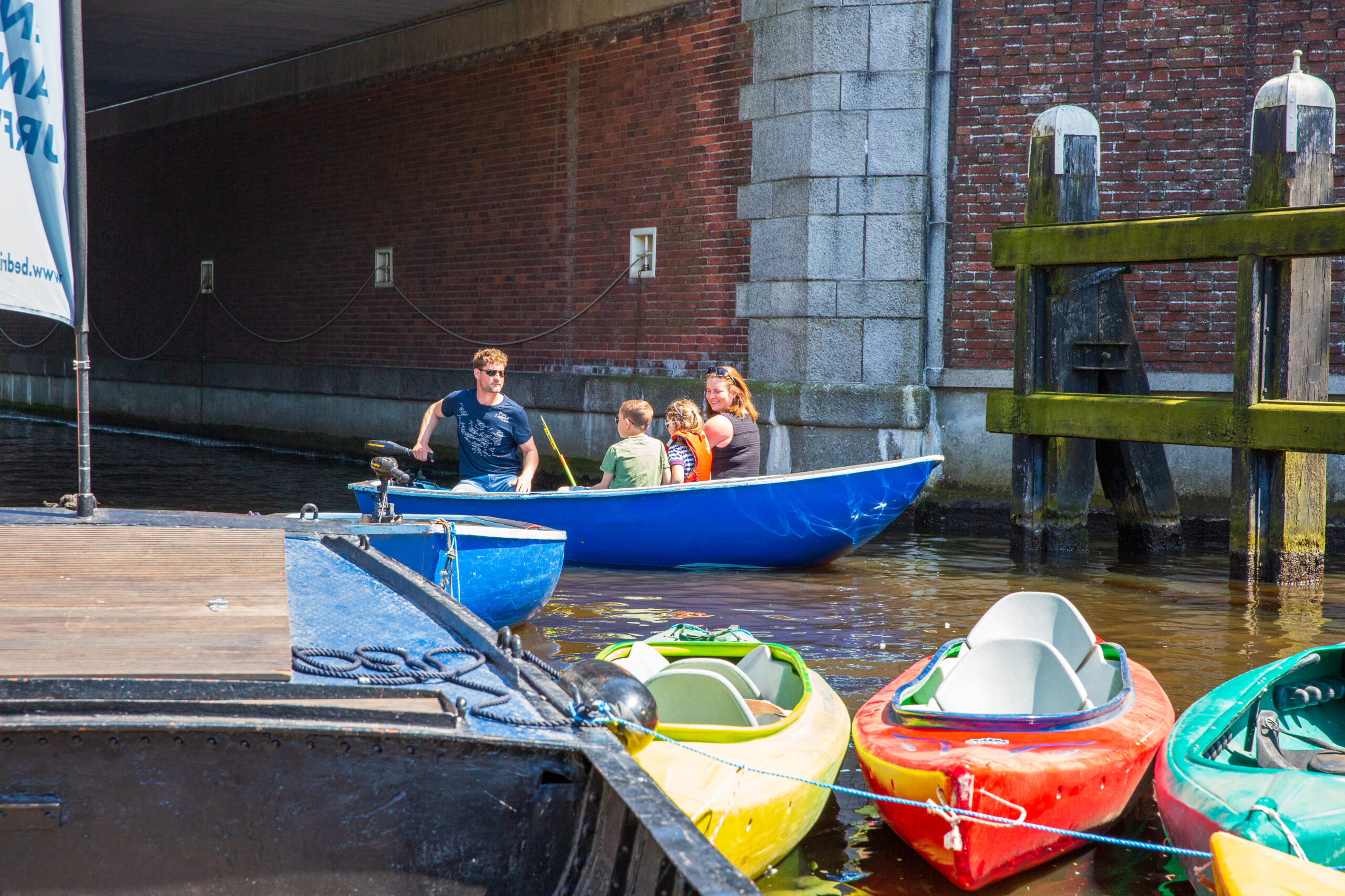 Fluisterboot varen Groningen